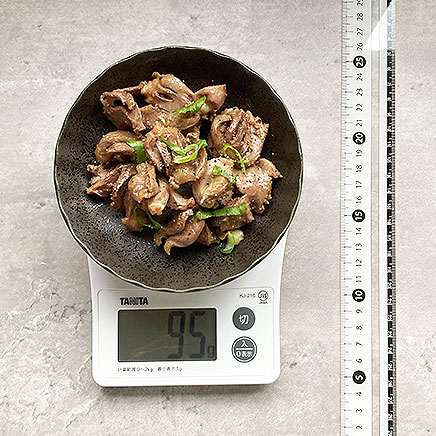 中皿(小)1皿分の砂肝のガーリック炒め