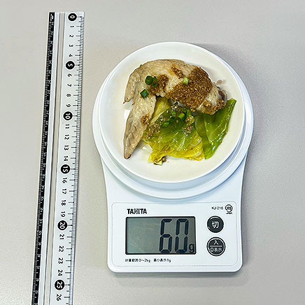 小皿1皿分の手羽先とキャベツのレンジ蒸し