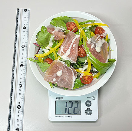 大皿1皿分の生ハムサラダ