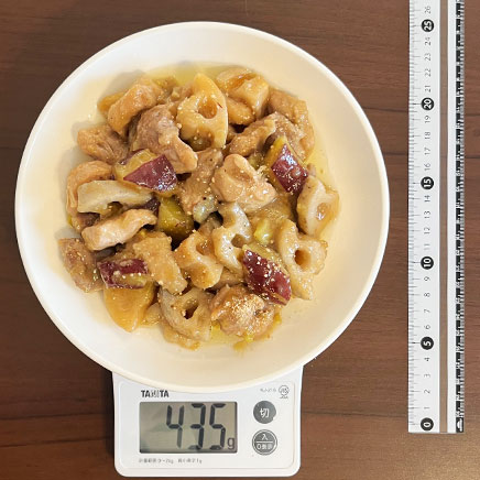 中皿1皿分の鶏肉と根菜の甘酢炒め