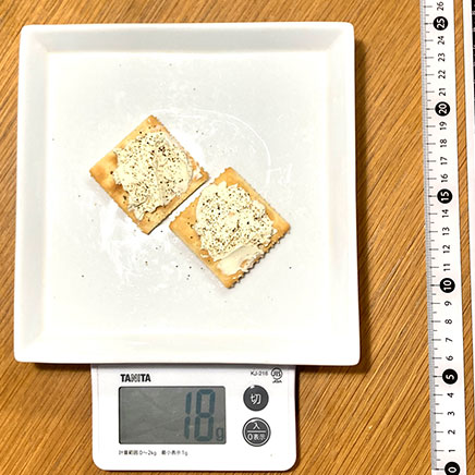 2枚分のクリームチーズクラッカー