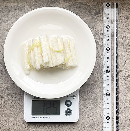 中皿1皿分の長芋の浅漬け