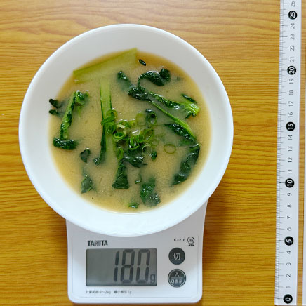 汁椀(中)1杯分のターサイの味噌汁