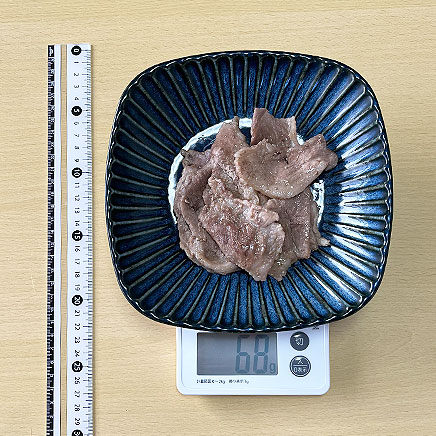 中皿1皿分の豚肩ロースの塩焼き