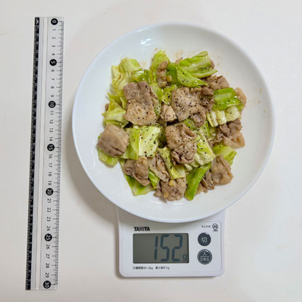 大皿1皿分の豚肉とキャベツのポン酢炒め