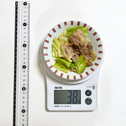 小皿1皿分の豚肉とキャベツのポン酢炒め