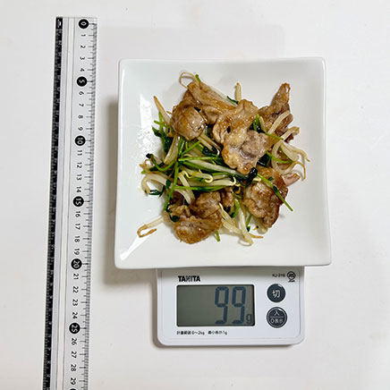 中皿1皿分の豚肉ともやしのポン酢炒め