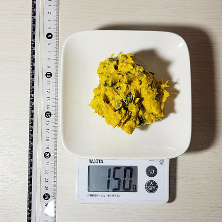 中皿1皿分の日本かぼちゃのかぼちゃサラダ