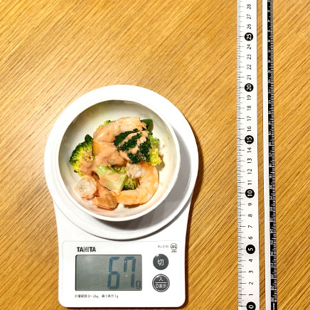 小鉢1杯分のエビとブロッコリーのオーロラソース和え