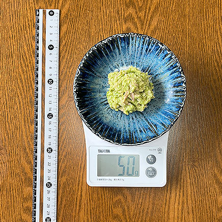 小皿1皿分のアボカドツナサラダ