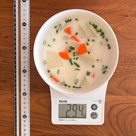 スープボウル1杯分の味噌ミルクスープ