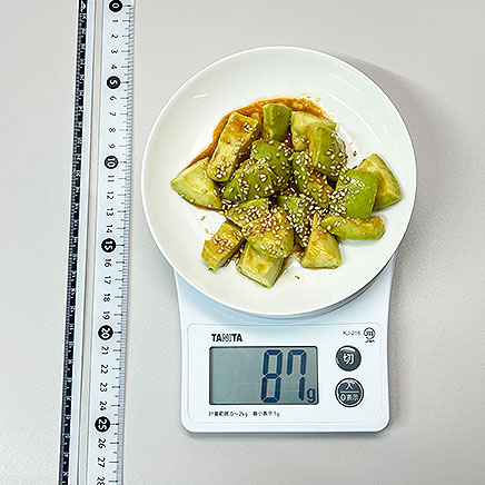 中皿1皿分のアボカドのナムル