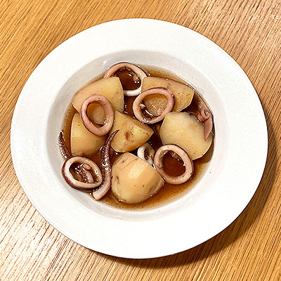 イカとじゃがいもの煮物