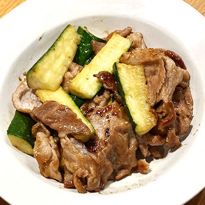 豚肉とズッキーニの炒め物