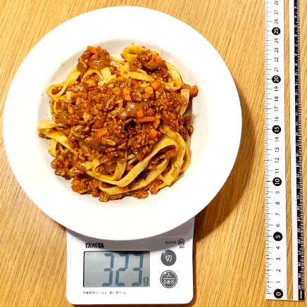 中皿1皿分の生パスタのボロネーゼ