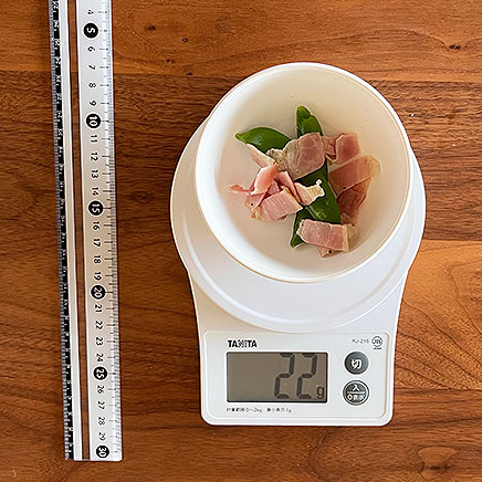 小鉢1杯分のえんどう豆の炒め物