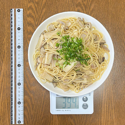 大皿1皿分のきのことベーコンのパスタ