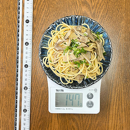 小皿1皿分のきのことベーコンのパスタ