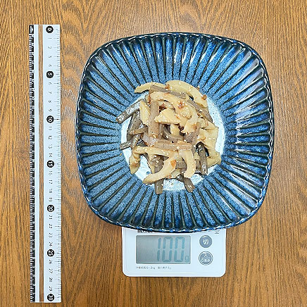 中皿（大）1皿分のこんにゃくとちくわのきんぴら