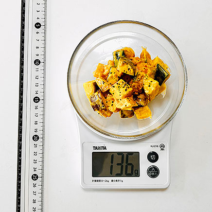 サラダボウル1杯分のさつまいもとかぼちゃのサラダ