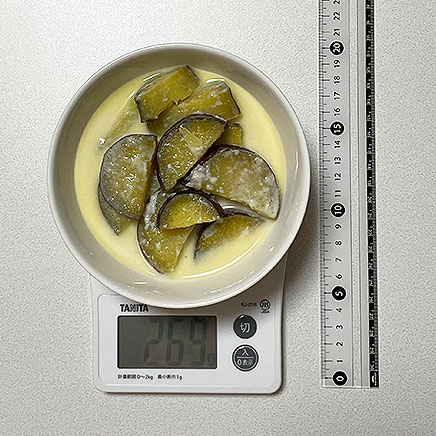 中鉢1杯分のさつまいものミルク煮