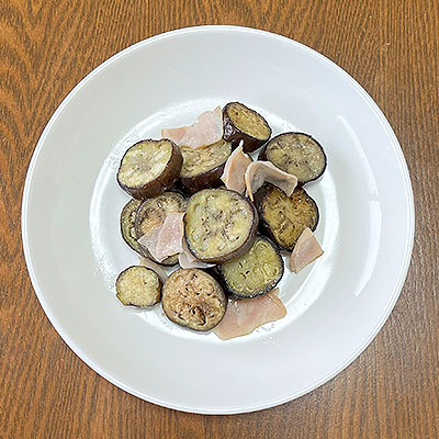 なすとベーコンのにんにく炒め