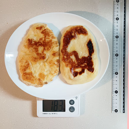 2枚分のガーリックナン