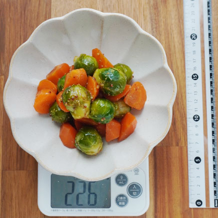 中皿1皿分の芽キャベツサラダ