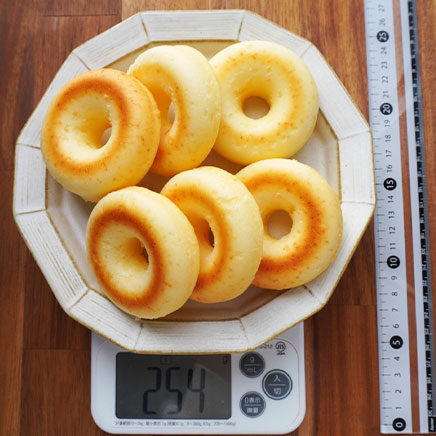 6個分の米粉の焼きドーナツ