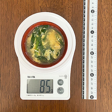 小椀1杯分のニラ玉スープ