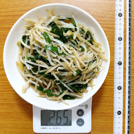 中鉢1杯分のもやしとニラのナムル