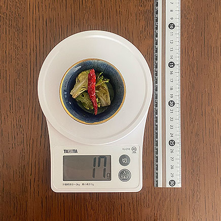 豆皿1皿分のふきのとうのアヒージョ