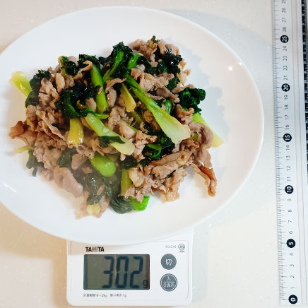 大皿1皿分のターサイと豚肉の炒め物