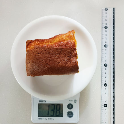 21×8cmのパウンド型1/2切れ分のはちみつカステラ