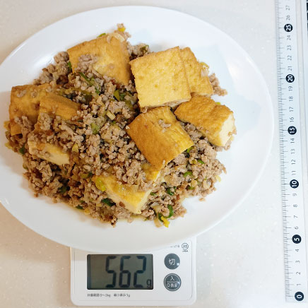 大皿1皿分の厚揚げとひき肉の炒め物