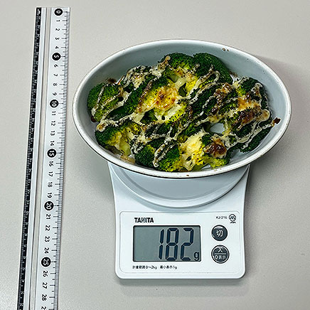 グラタン皿1皿分のブロッコリーのマヨネーズ焼き