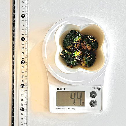 小鉢1杯分のブロッコリーの塩昆布和え