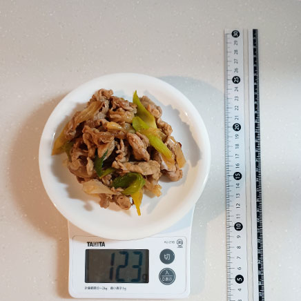 小皿1皿分の豚肉と長ネギの甘辛炒め