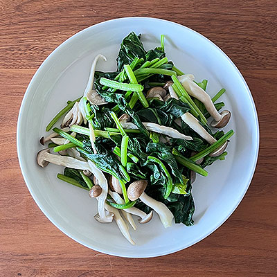 ほうれん草としめじのソテー