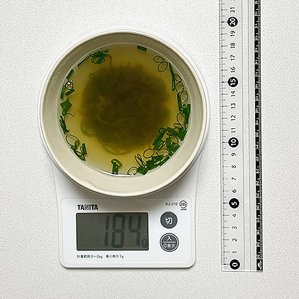 汁椀(中)1杯分のめかぶスープ