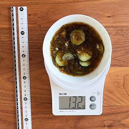 中鉢1杯分のめかぶの酢の物