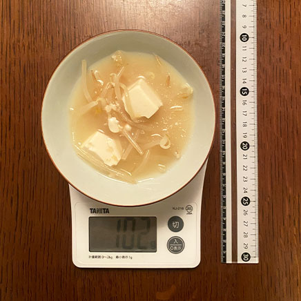 中鉢1杯分のもやしと豆腐の味噌汁