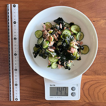大皿1皿分のわかめときゅうりのツナ和え