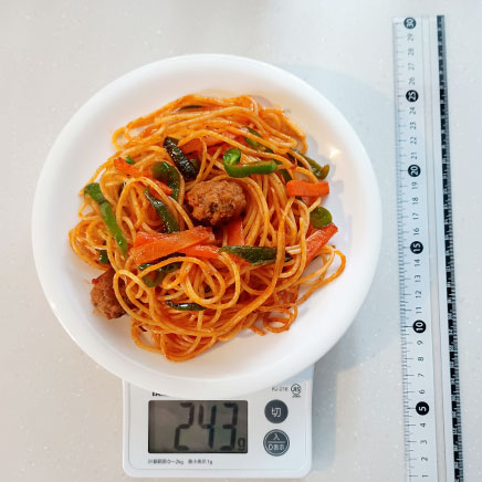 中皿1皿分のミートボールナポリタン