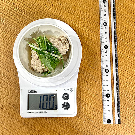 小鉢1杯分の鶏つくねの柚子胡椒鍋(鶏団子のゆずこしょう鍋)