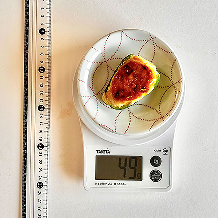 ピーマン1/2個分の鶏肉のピーマンの肉詰め