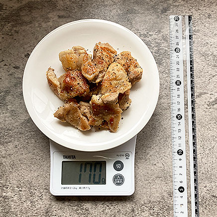 中皿(大)1皿分の鶏肉のレモンペッパー焼き