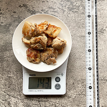 中皿(小)1皿分の鶏肉のレモンペッパー焼き