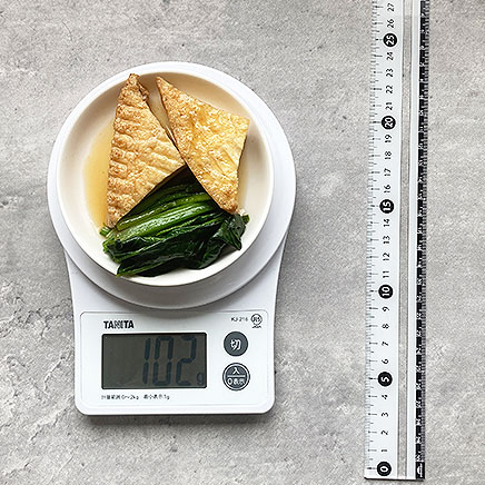 豆皿1皿分の厚揚げとほうれん草の煮物