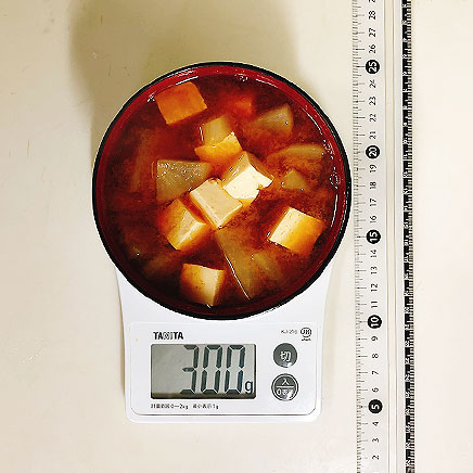 中椀1杯分の大根と豆腐の味噌汁